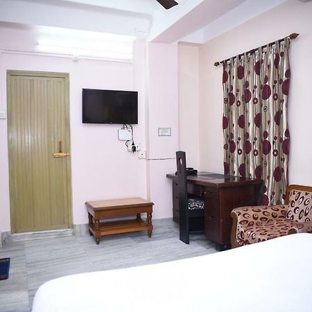 Spot On 37646 Hotel Centre Palace Silchar Kültér fotó