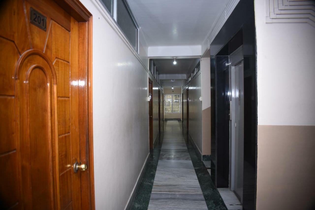 Spot On 37646 Hotel Centre Palace Silchar Kültér fotó