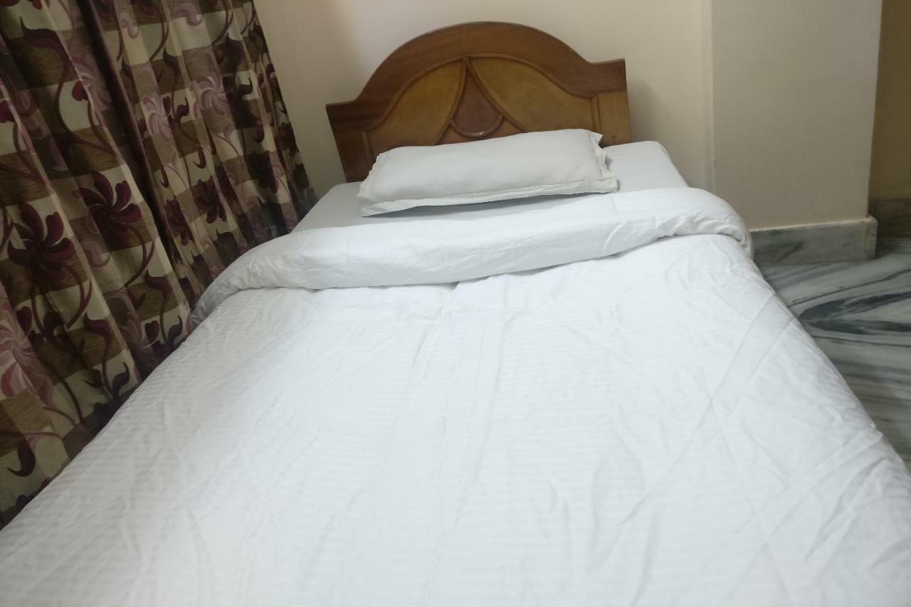 Spot On 37646 Hotel Centre Palace Silchar Kültér fotó
